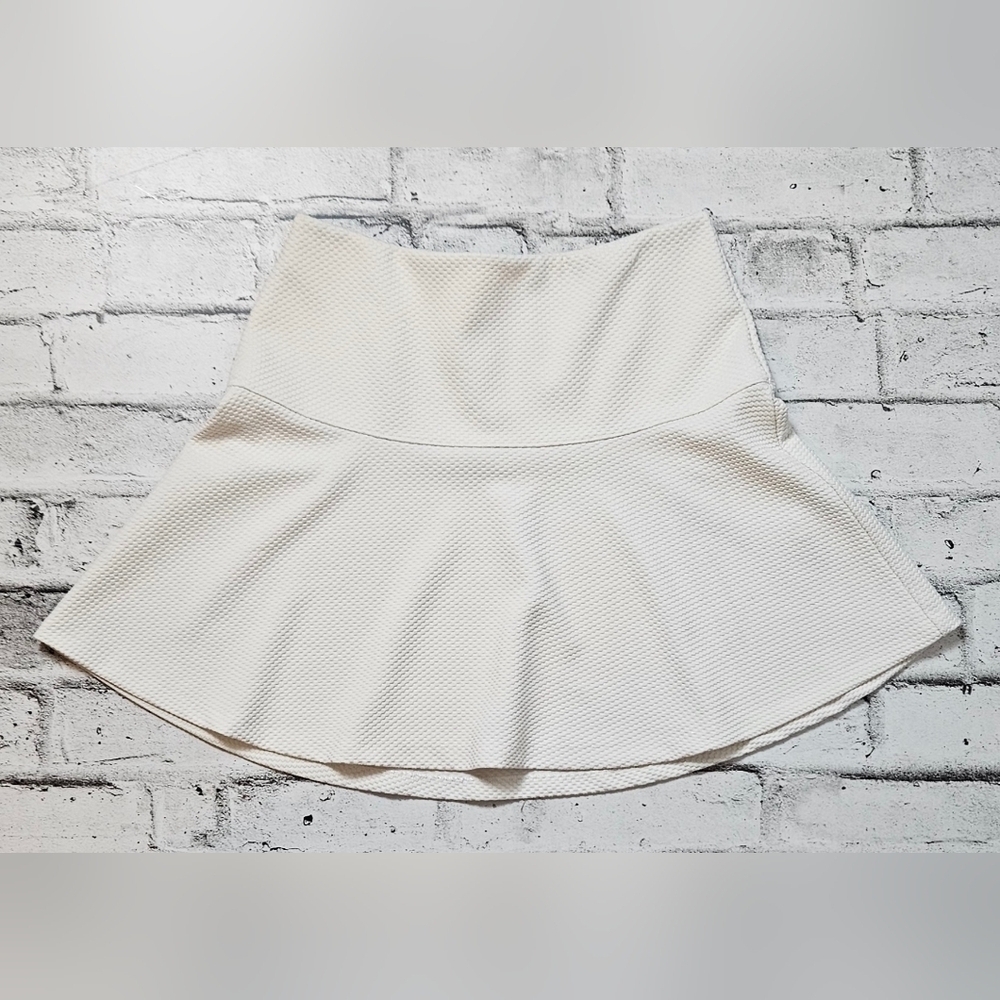 Banana Republic Ivory Textured Fit Flare Mini Skirt Size 8 Skater
